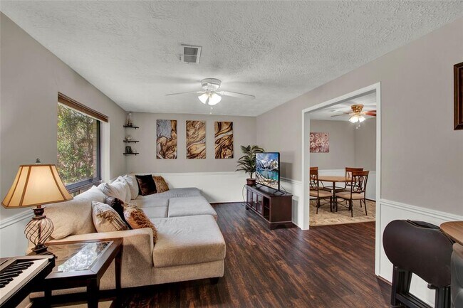 Building Photo - 6208 Brookdale Dr