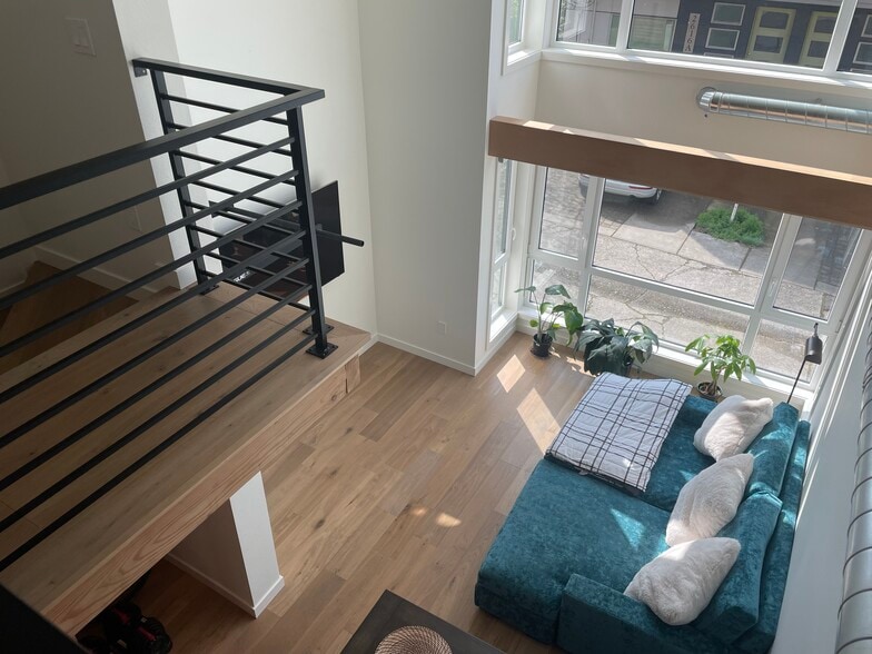 Building Photo - 2617 Franklin Ave E