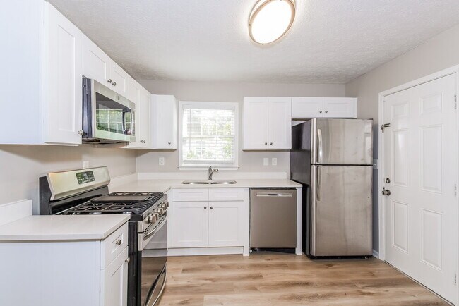 Building Photo - 2885 Kellogg Creek Rd