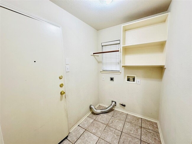 Building Photo - 1101 Hunter's Creek Dr