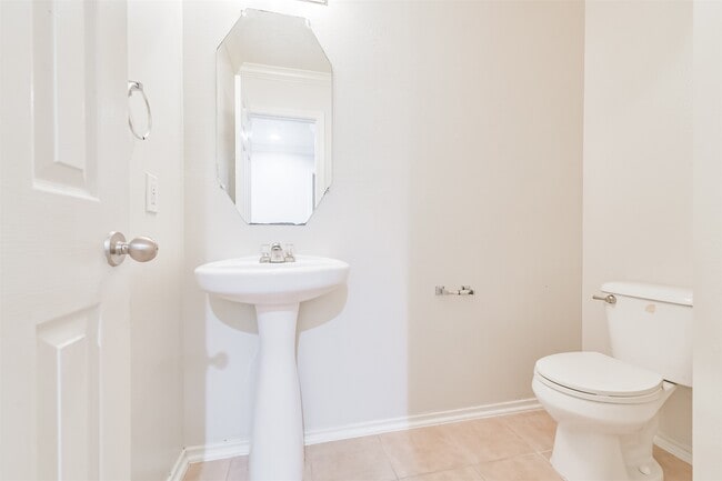 Building Photo - 15023 Roche Rock Dr