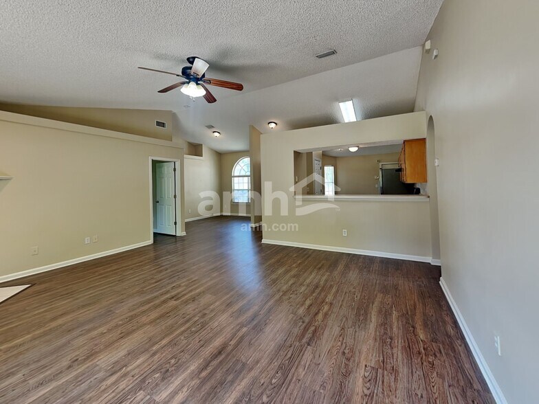 Building Photo - 2800 Bailey Way