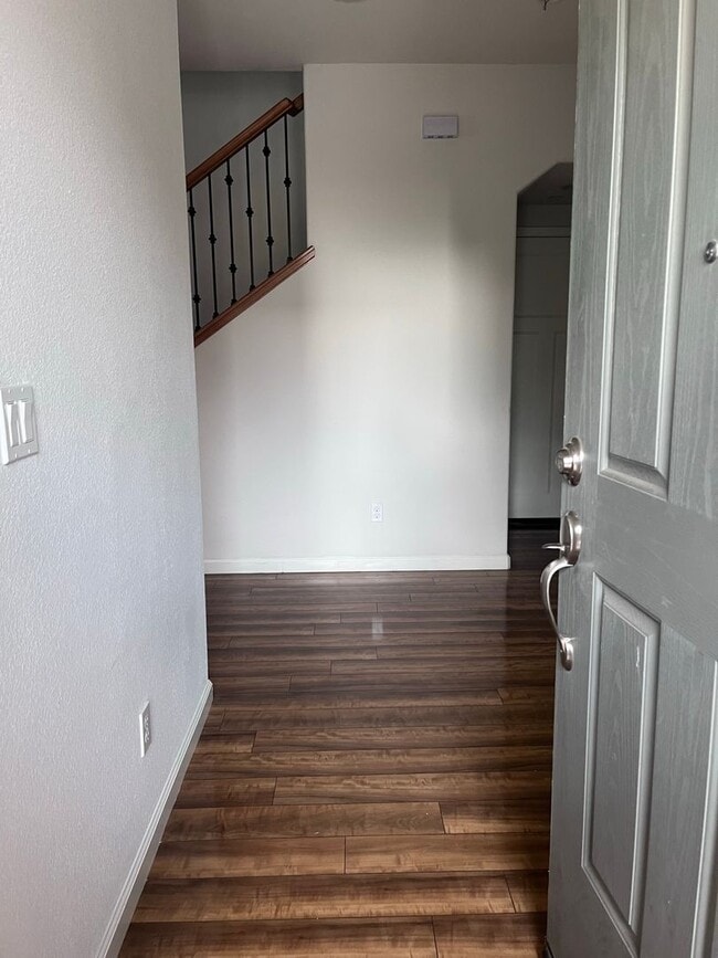 Building Photo - Riverbank!