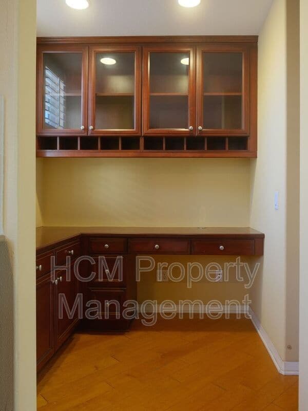 Building Photo - 2736 Cabrillo Ave