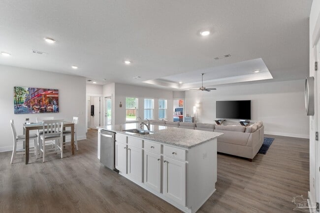 Building Photo - 5978 Forest Bay Ave