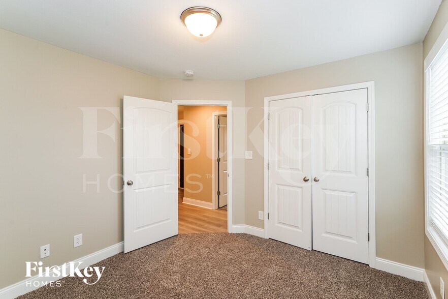 Building Photo - 791 Crestone Ln