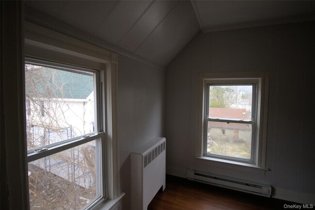 Building Photo - 9 Spring St