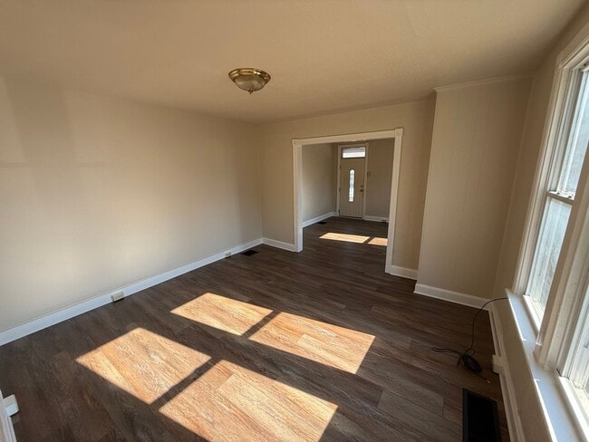 Building Photo - Duplex located on West Wilson Blvd.