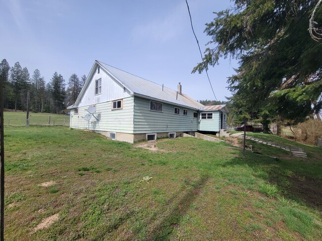 Building Photo - 5 Bedroom Home in Usk, WA