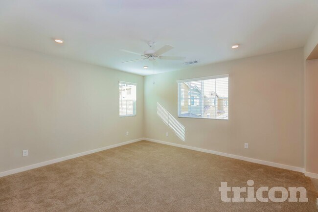 Building Photo - 31567 Hans Dr