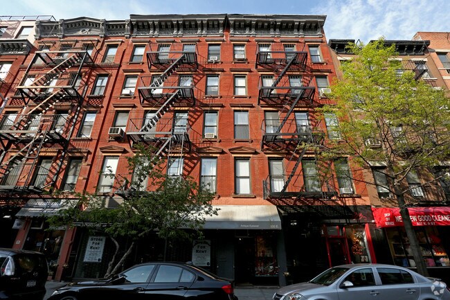 Building Photo - 335 E 9th St