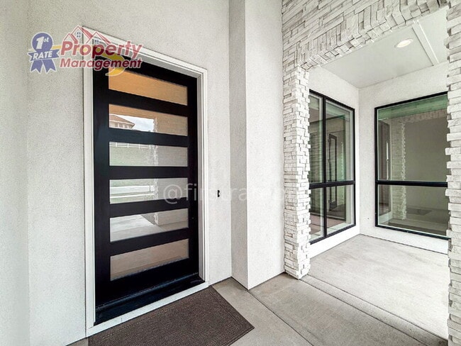 Building Photo - 3024 E Parulo Dr