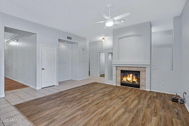 Building Photo - 2236 W Periwinkle Way