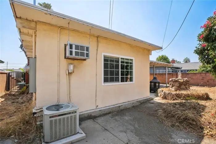 Building Photo - 1339 N Devonshire Rd