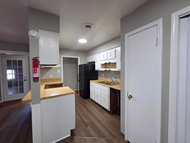 Building Photo - 5787 Northland Dr