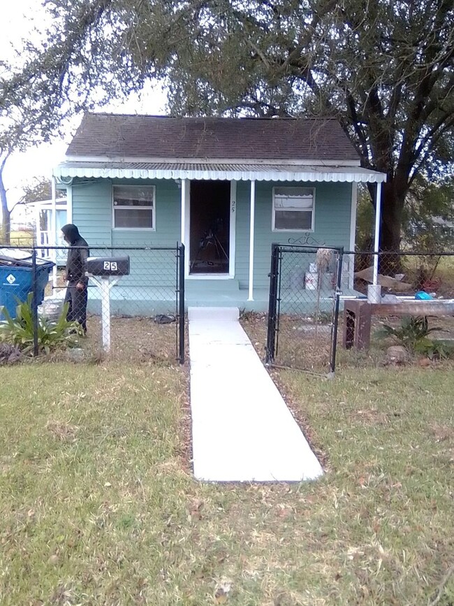 Primary Photo - Inviting 2 bedroom 1 bath home for rent!