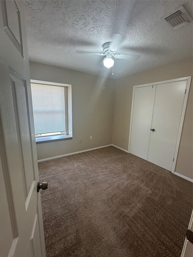 Building Photo - 4727 Roserock Ln