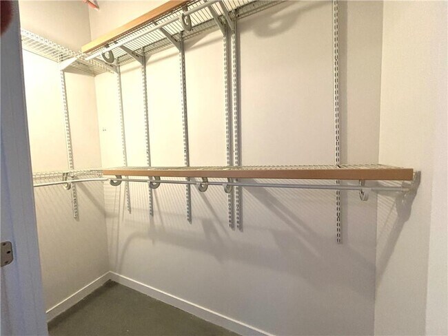 Building Photo - 620 Glen Iris Dr NE