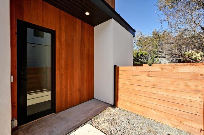 Building Photo - 2706 Stacy Ln