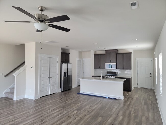 Building Photo - 123 Ted Dr