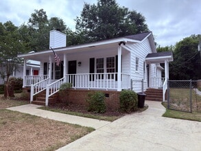 Building Photo - Move-In ready-Rosewood 3BR w/ Fenced Yard + Pet Friendly