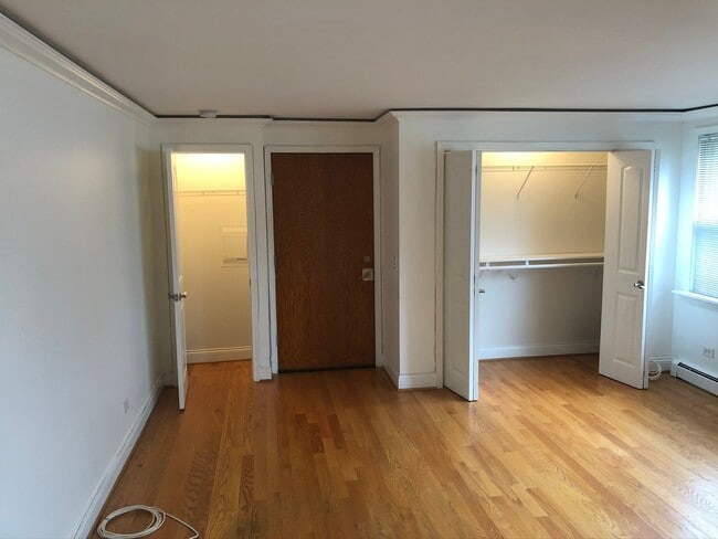 Building Photo - 4938 N Leonard Dr