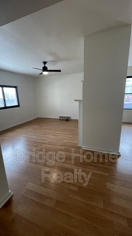 Building Photo - 319 N Balph Ave