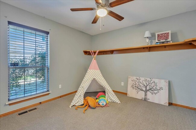 Building Photo - Look at this Bonus Room!!!