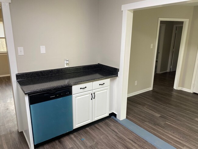 Building Photo - Charming home in Highland Springs