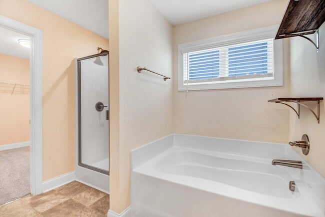 Building Photo - 111 Bollienger Dr