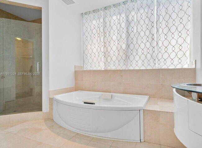 Building Photo - 18101 Collins Ave