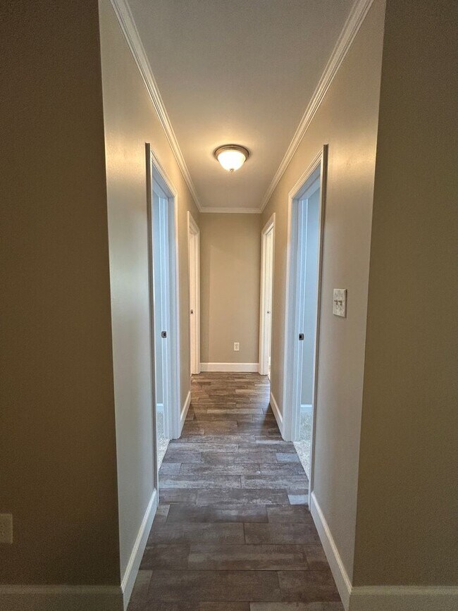 Building Photo - Charming 2 Bedroom/2.5 Bathroom home in Sandfly