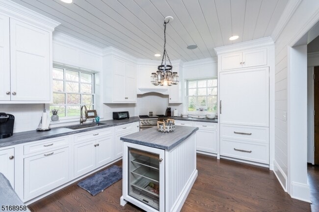 Building Photo - 309 Sleepy Hollow Ln