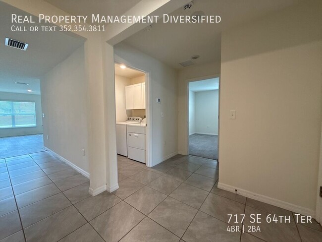Building Photo - 717 SE 64th Terrace