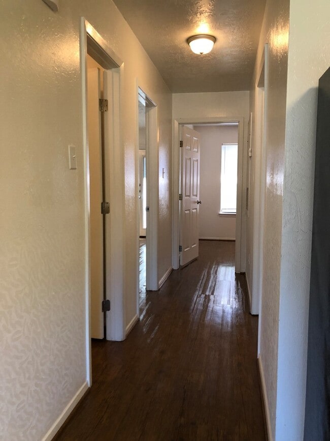 Building Photo - 3703CH