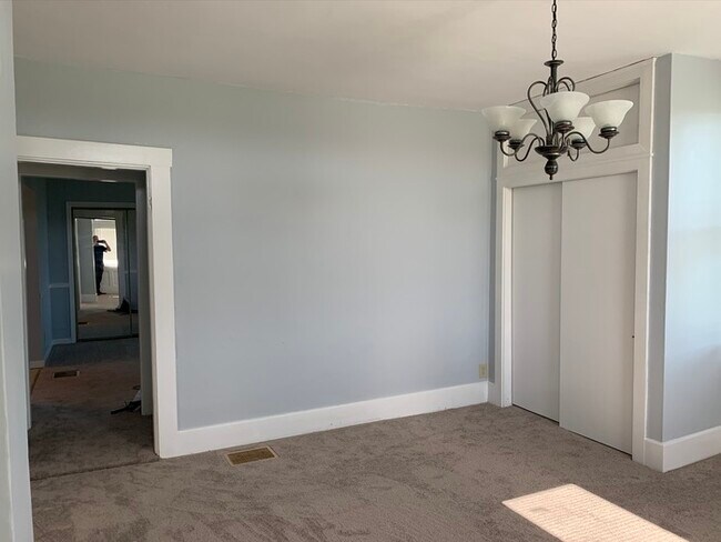 Building Photo - 4 bedroom farm house!