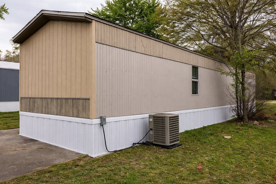 Building Photo - 69 Deerwood Park