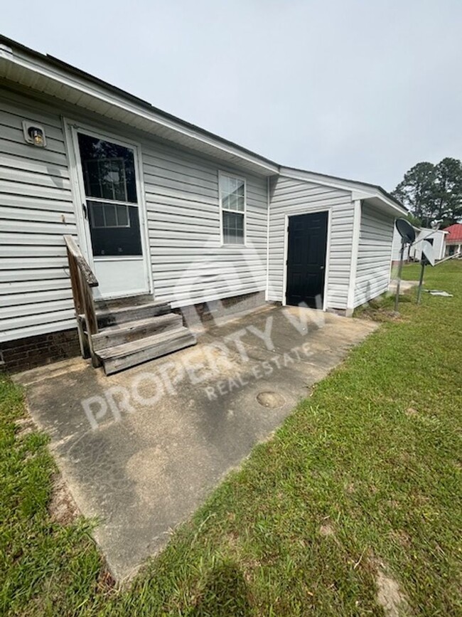 Building Photo - Nashville Duplex