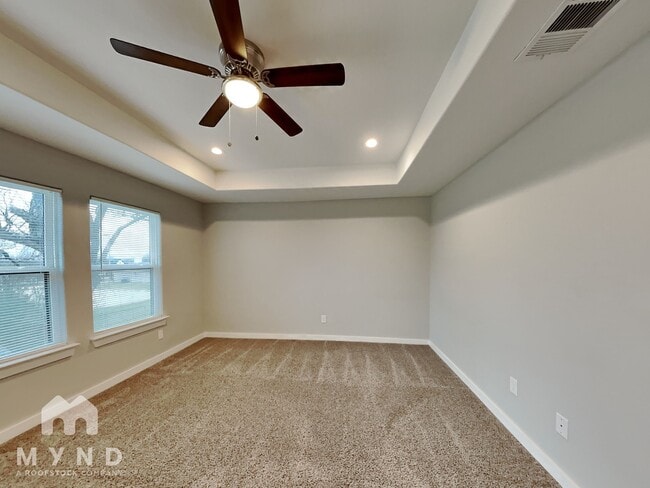 Building Photo - 712 Perry Ave