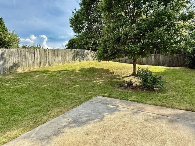 Building Photo - 3267 Summit Glen Dr