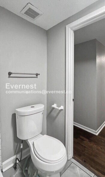 Building Photo - 700 S Savage St