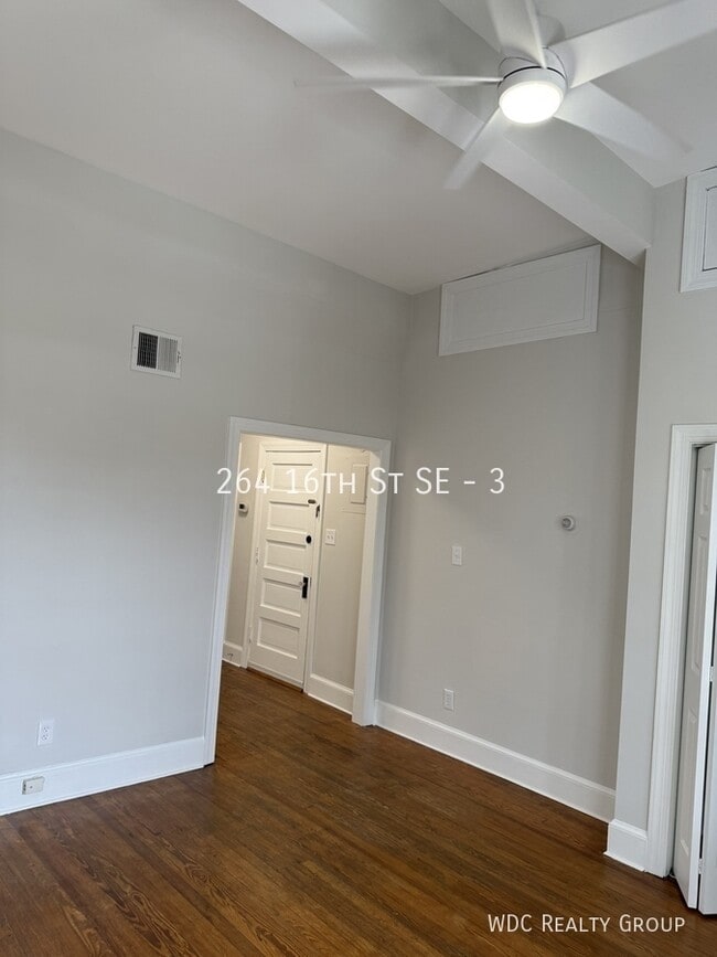 Building Photo - 264 16th St SE
