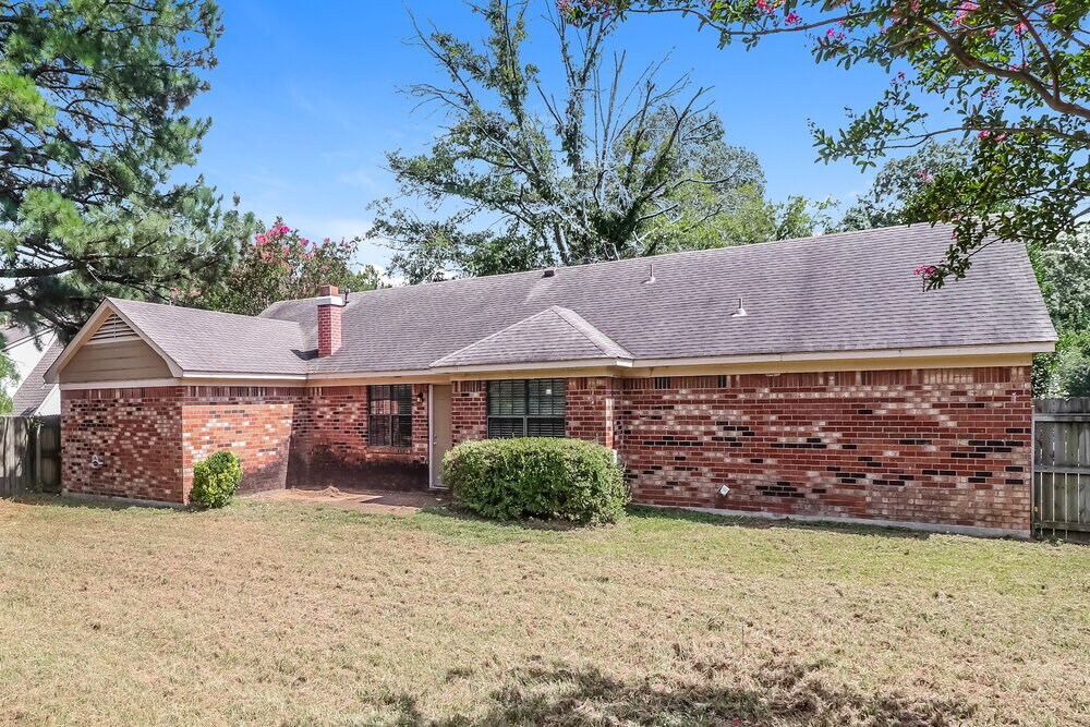 Building Photo - 7018 Cobblestone Dr