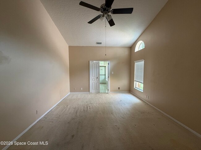 Building Photo - 925 Falls Trail