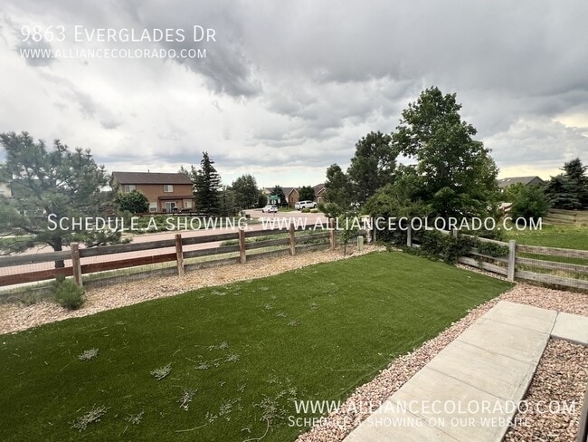 Building Photo - 9863 Everglades Dr