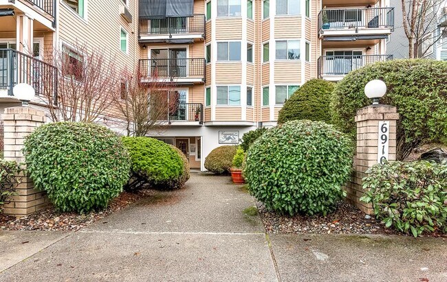 Building Photo - Cinnamon Ridge Condominiums - 2 bedrooms