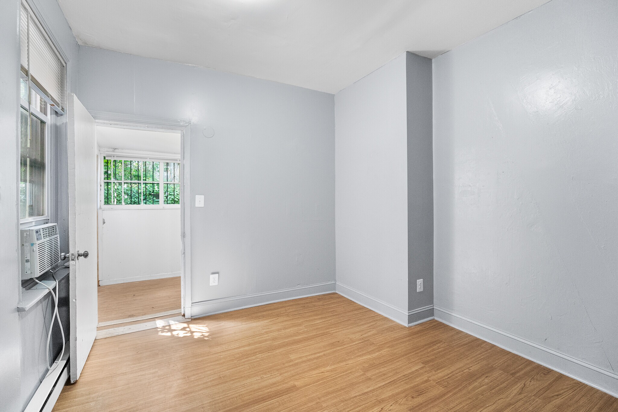 Building Photo - 1624 Edgley St