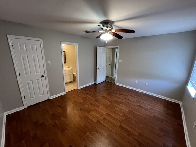 Building Photo - Charming 4-Bedroom Home with Large Backyar...