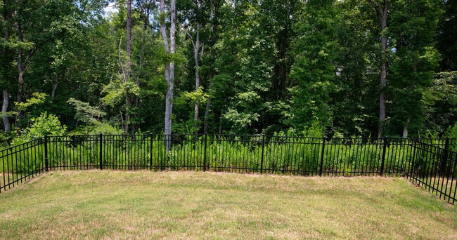 Building Photo - Chatteron Springs