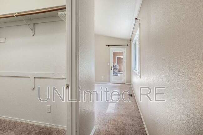 Building Photo - 4154 E Broken Rock Loop